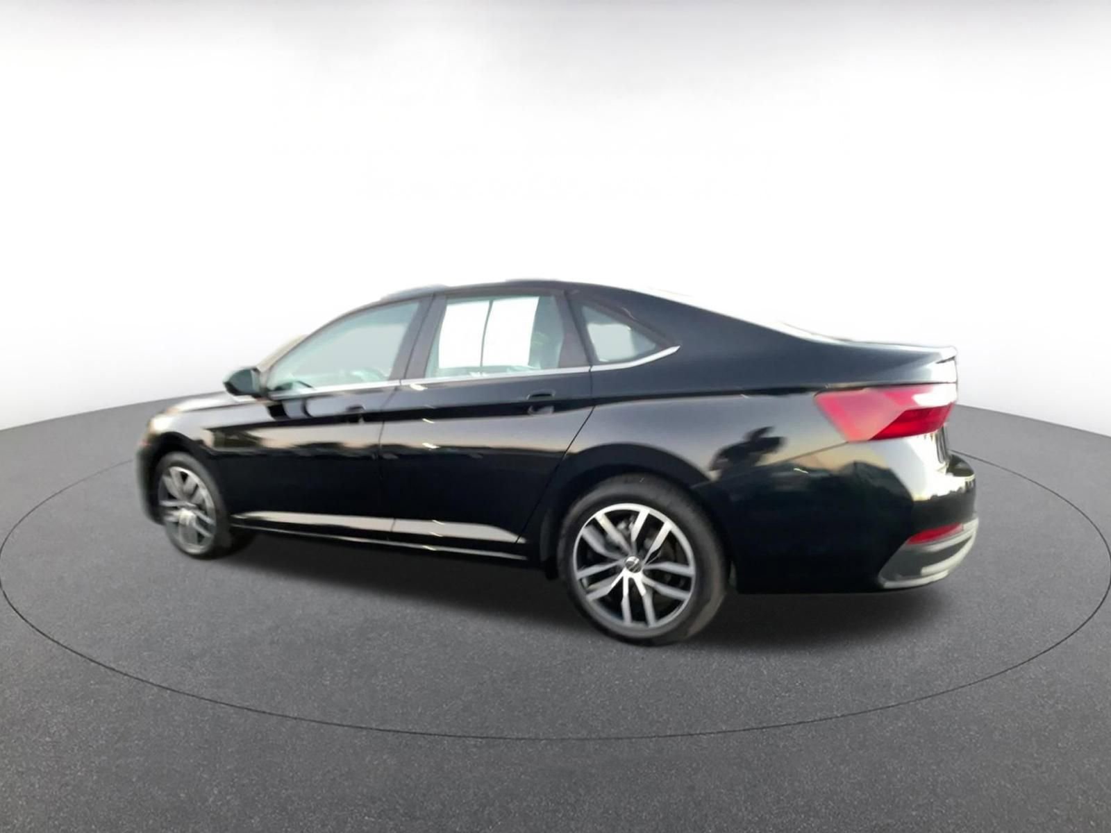 Thumbnail: 2025 Volkswagen Jetta - 10