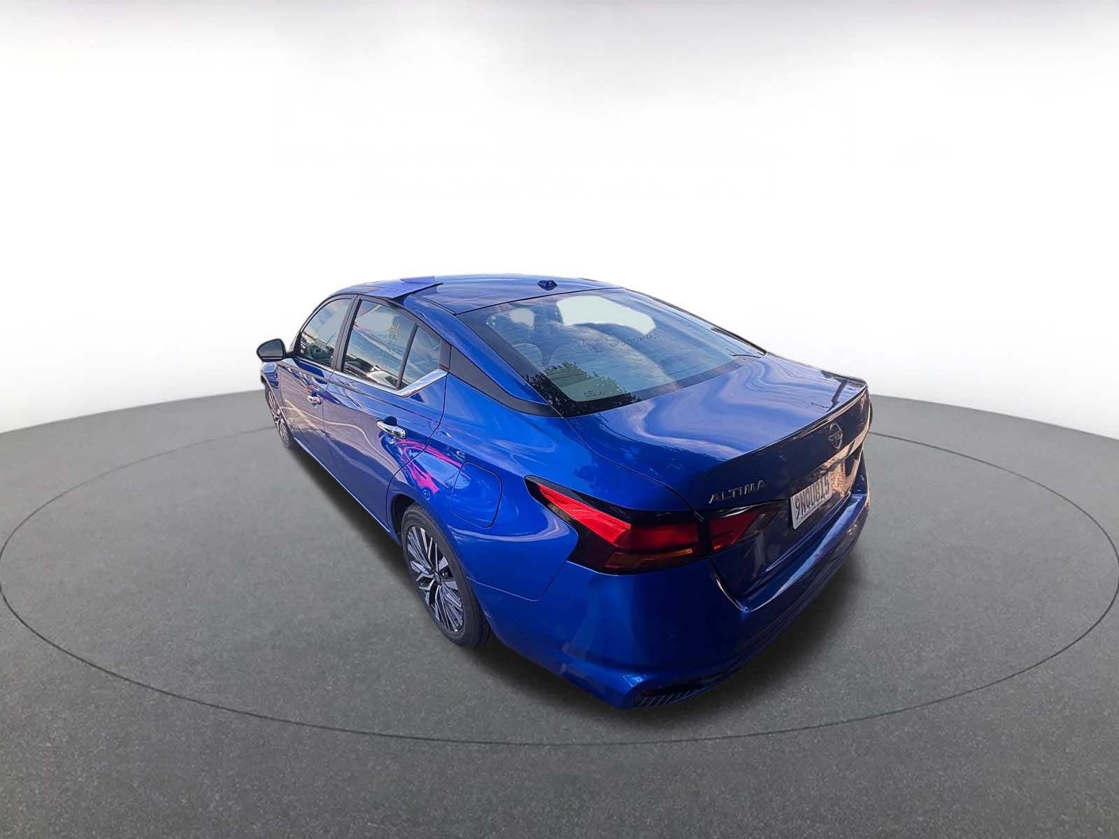 Thumbnail: 2025 Nissan Altima - 9