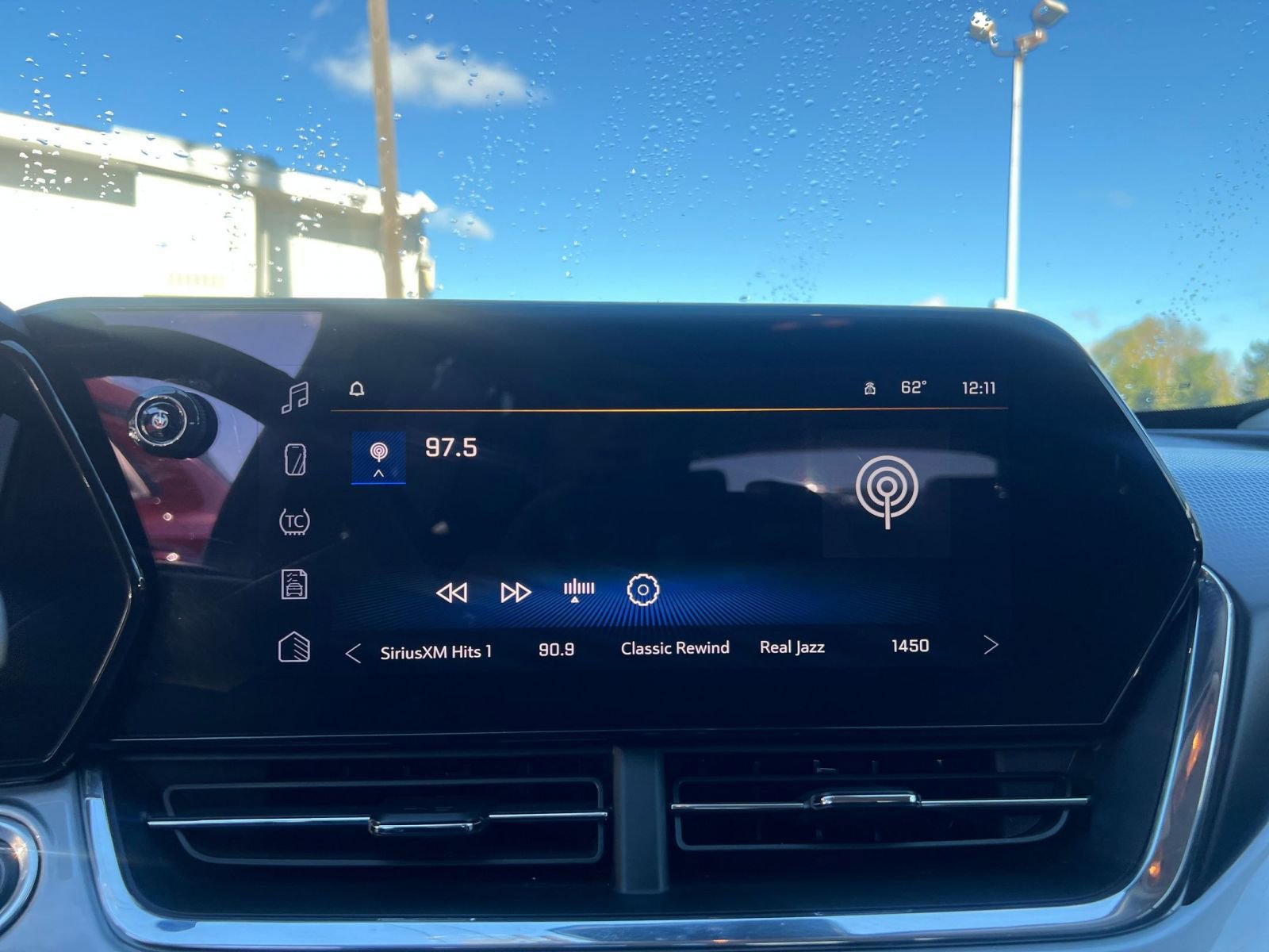 Thumbnail: 2025 Chevrolet Trax - 21