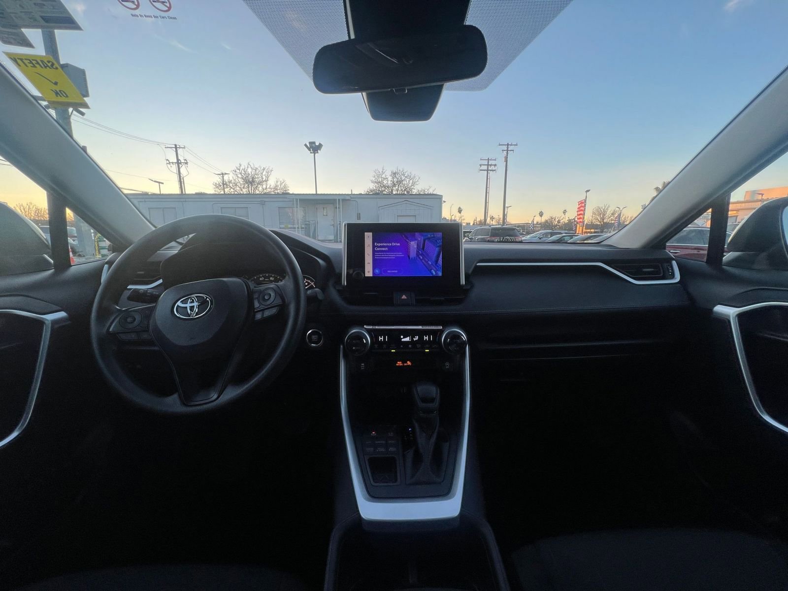 Thumbnail: 2025 Toyota RAV4 - 34