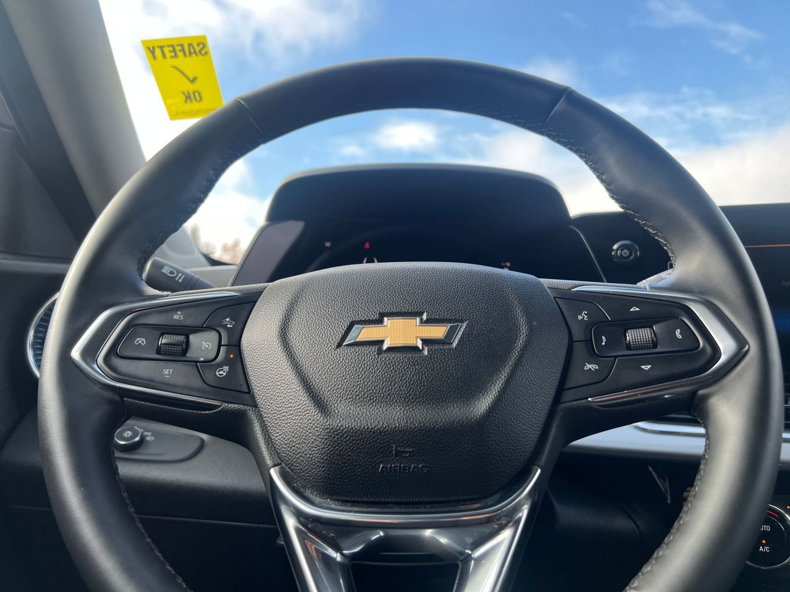 Thumbnail: 2025 Chevrolet Trax - 28