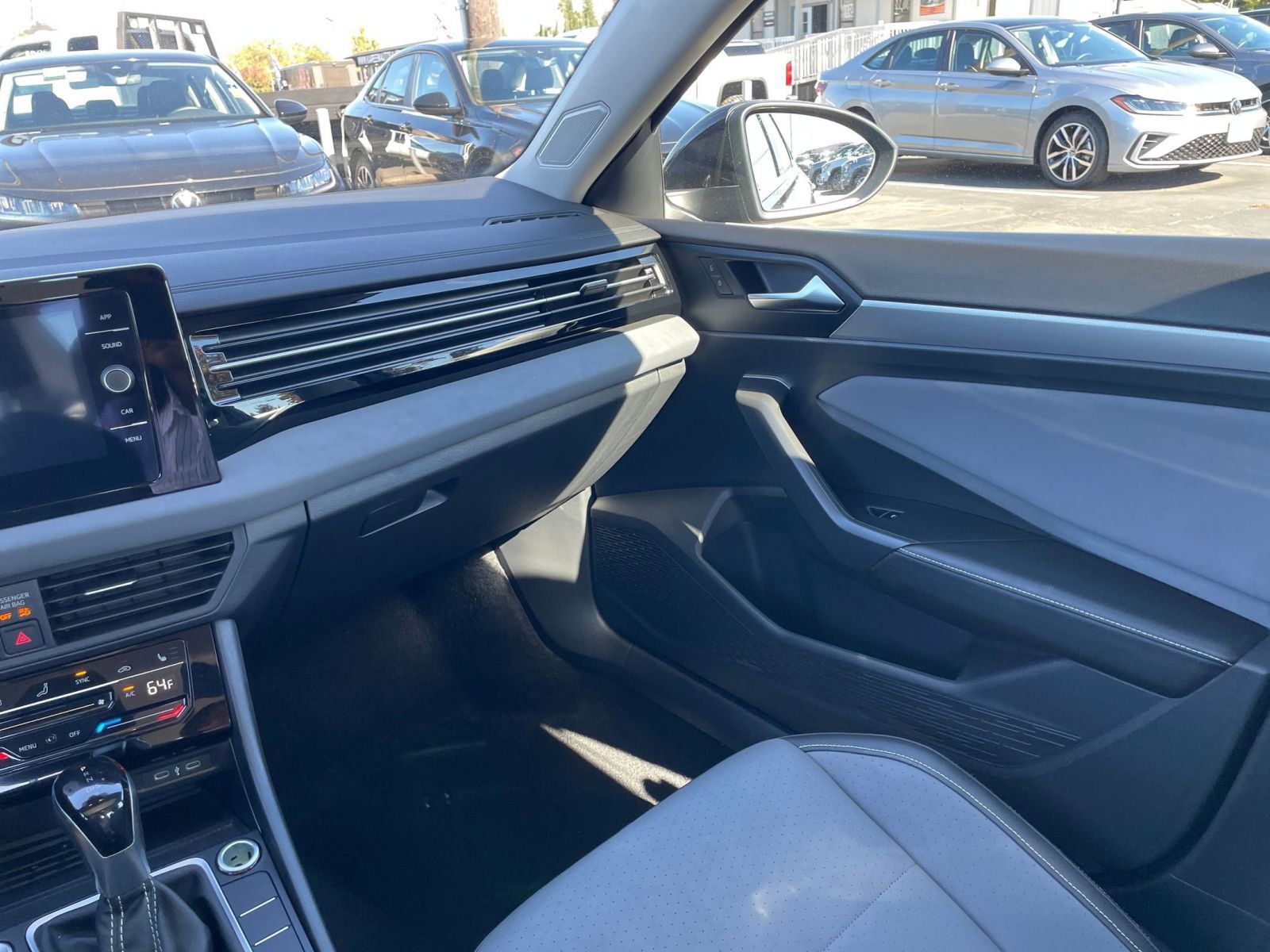 Thumbnail: 2025 Volkswagen Jetta - 35