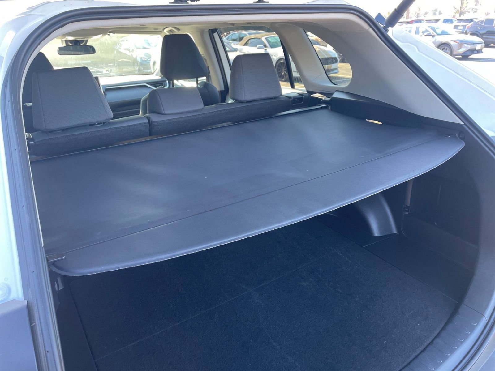 Thumbnail: 2025 Toyota RAV4 - 31