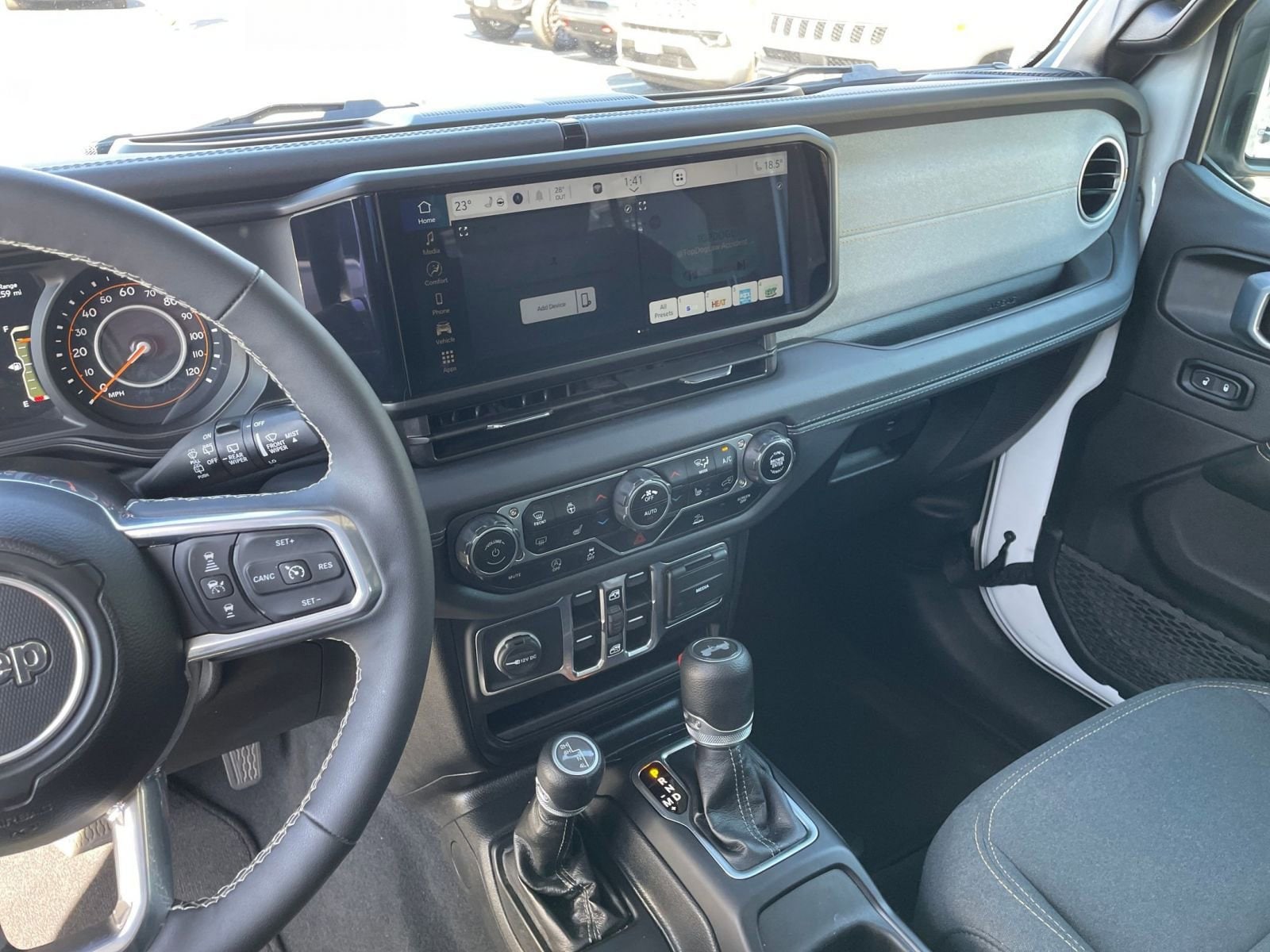 Thumbnail: 2025 Jeep Wrangler - 18