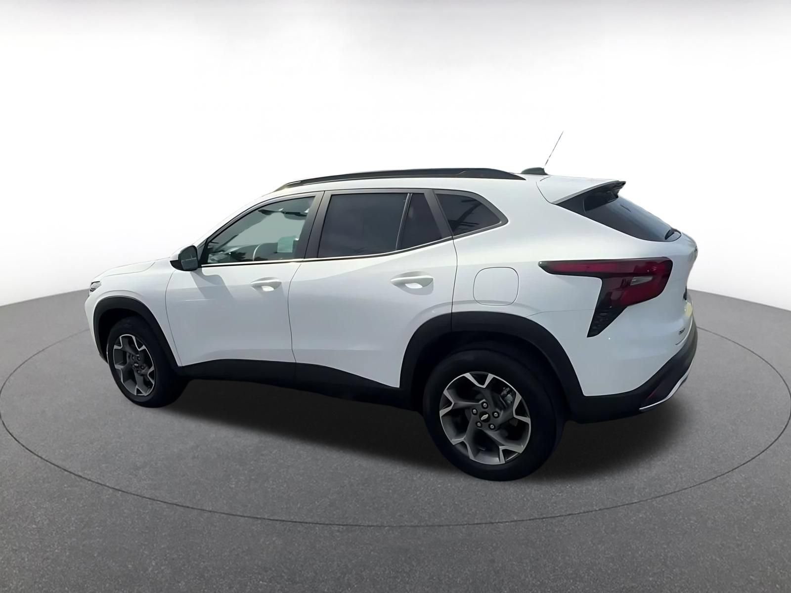Thumbnail: 2025 Chevrolet Trax - 9