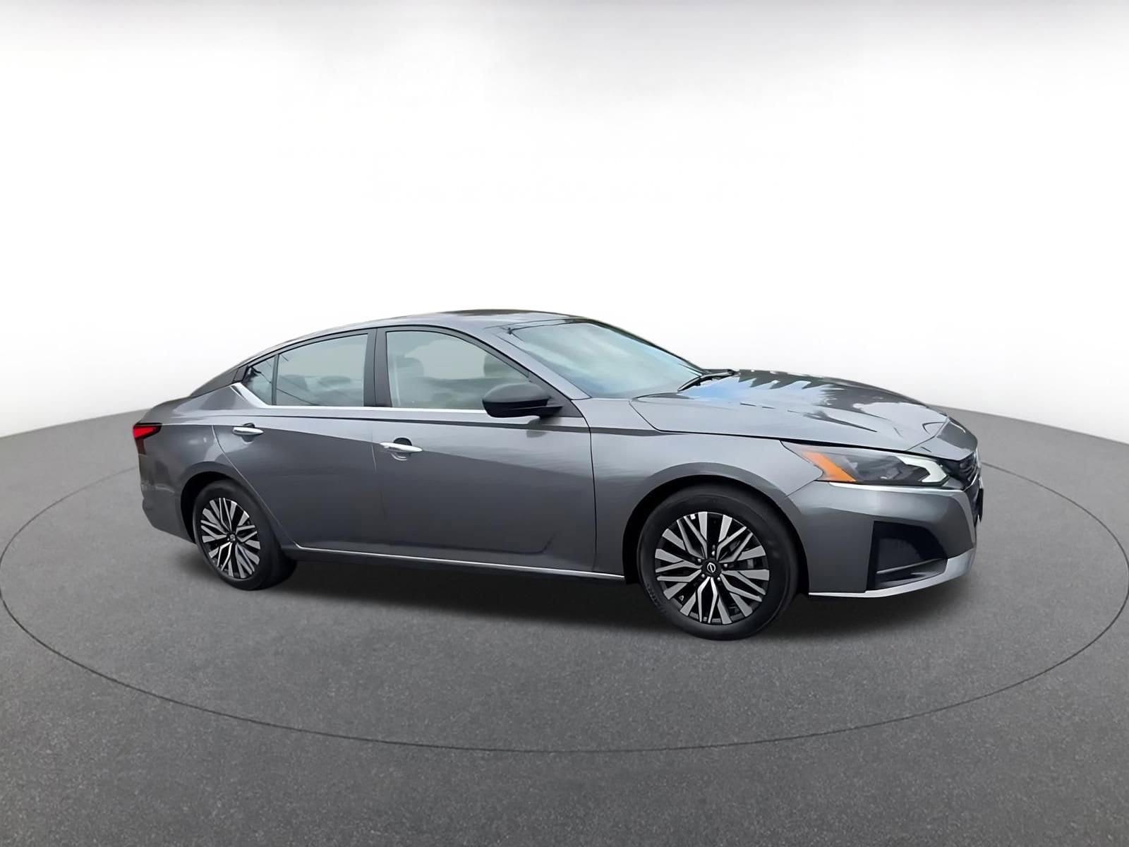 Thumbnail: 2025 Nissan Altima - 2