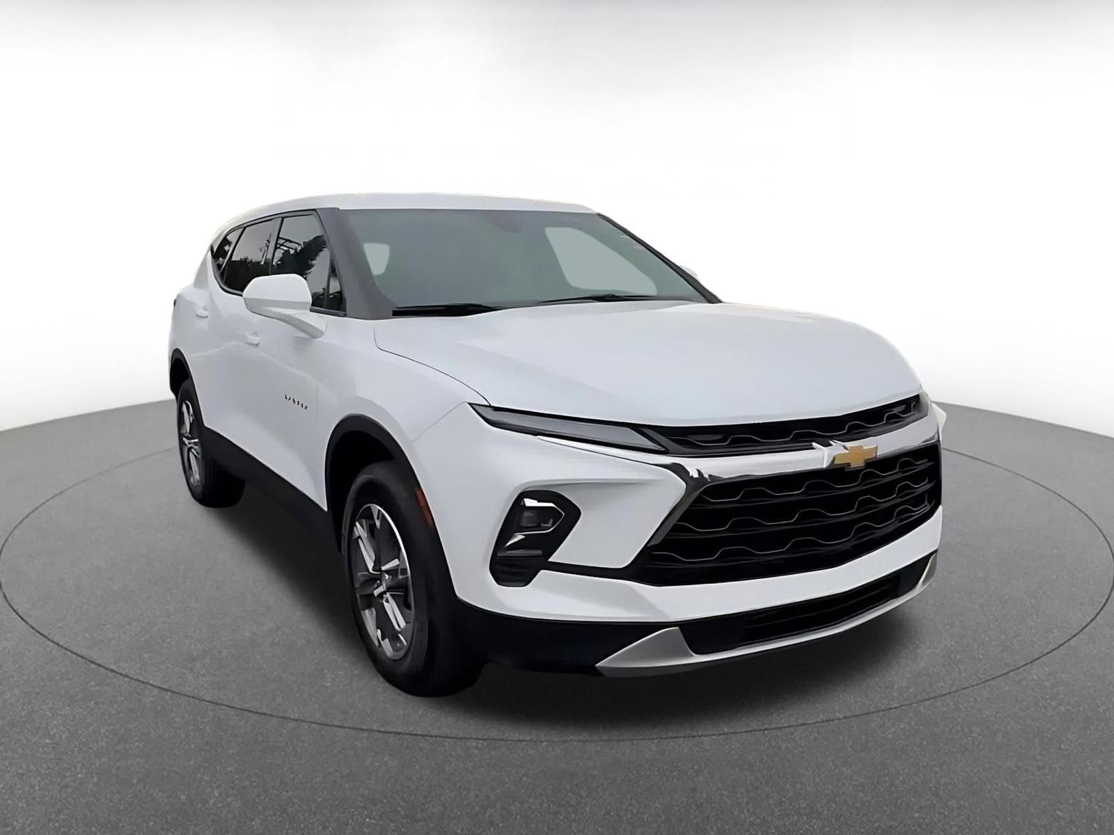 Thumbnail: 2025 Chevrolet Blazer - 3