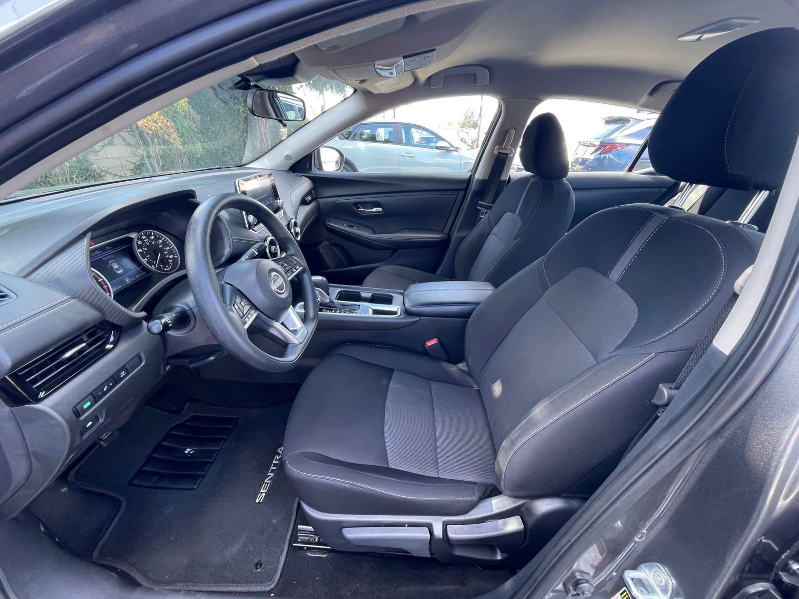 Thumbnail: 2025 Nissan Sentra - 25