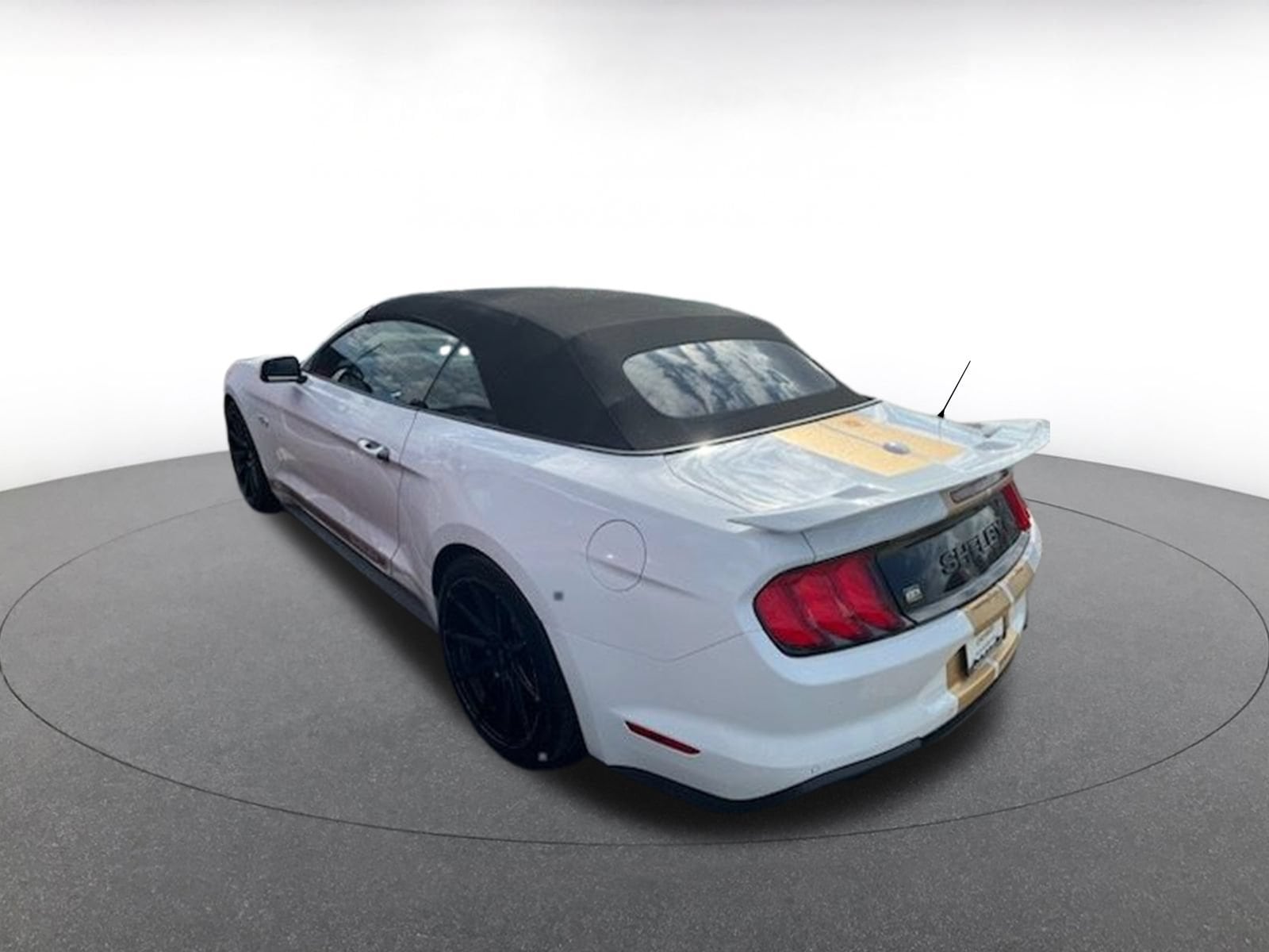 Thumbnail: 2022 Ford Mustang - 7