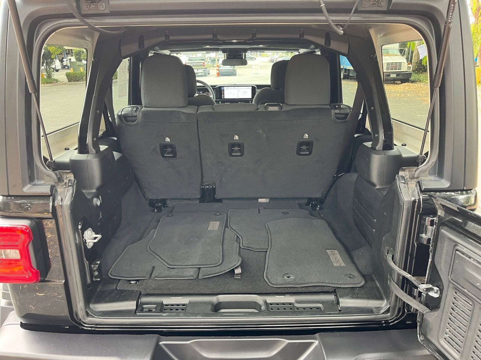 Thumbnail: 2025 Jeep Wrangler - 30