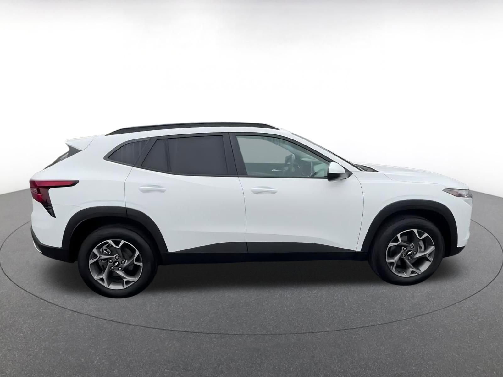 Thumbnail: 2025 Chevrolet Trax - 16