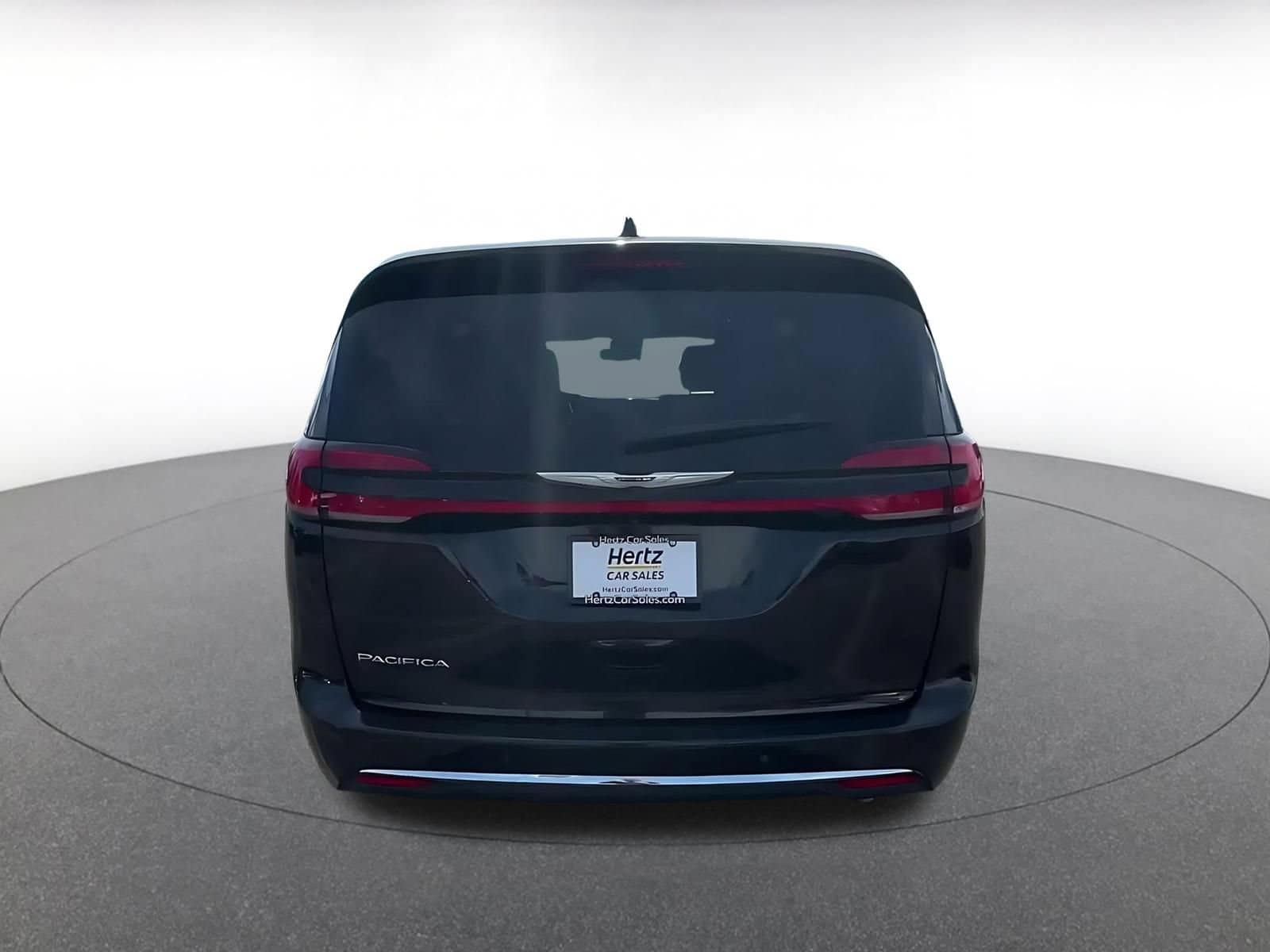 Thumbnail: 2023 Chrysler Pacifica - 12