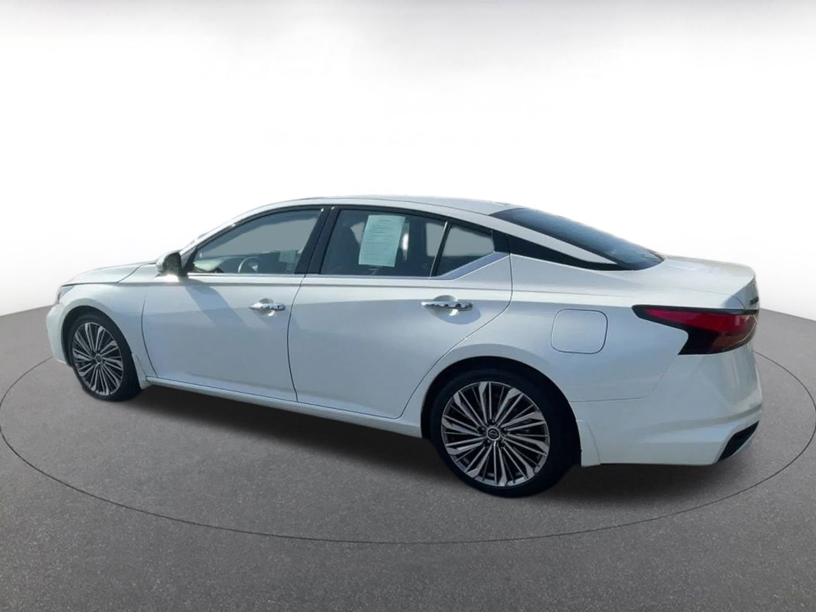2024 Nissan Altima SL 10