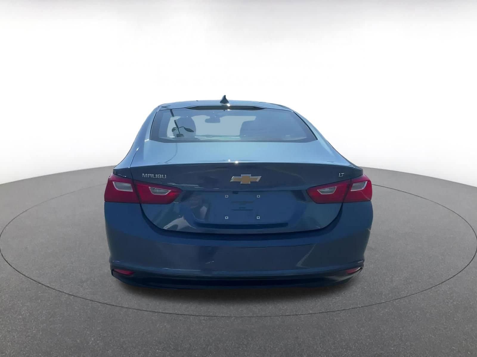 Thumbnail: 2024 Chevrolet Malibu - 12
