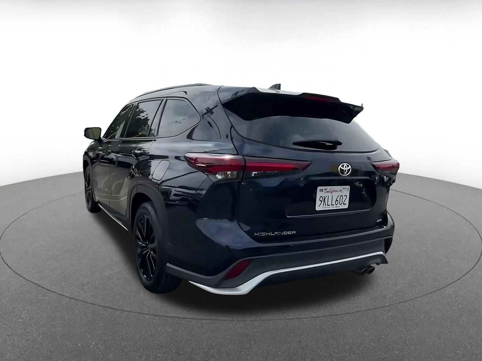 Thumbnail: 2024 Toyota Highlander - 9