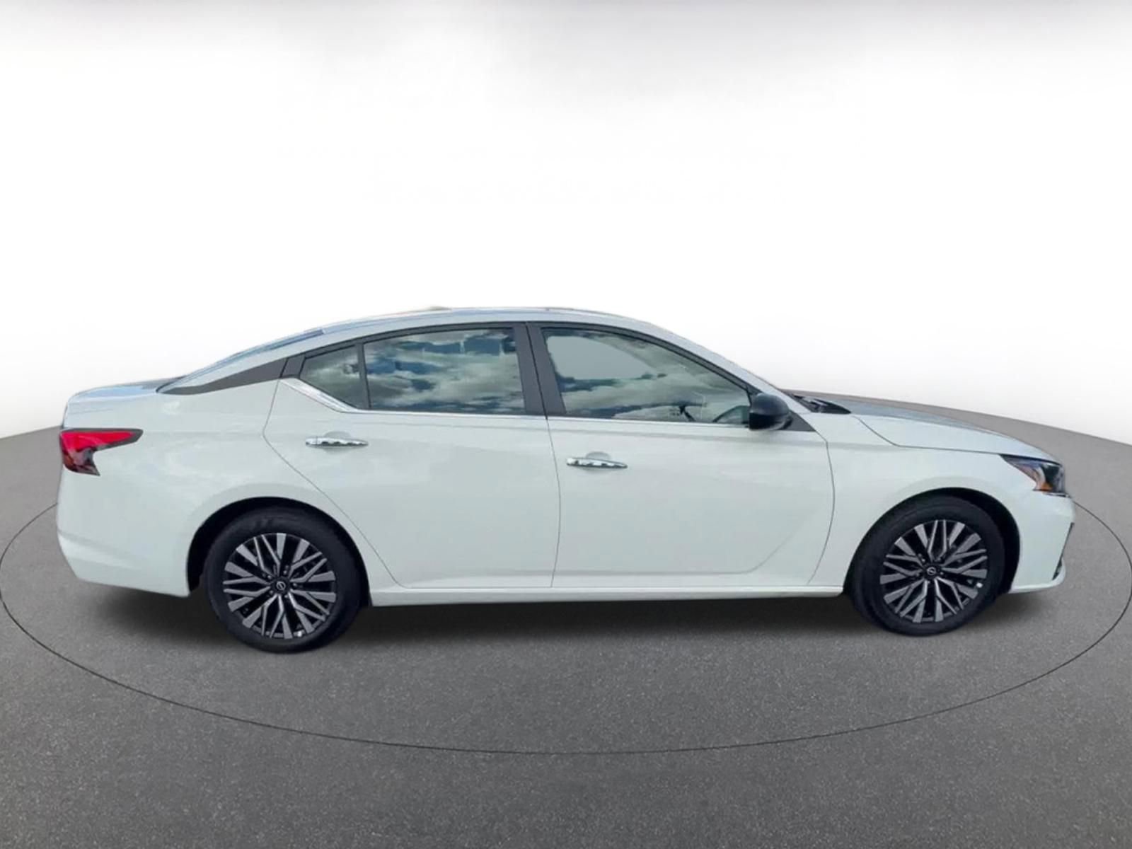 Thumbnail: 2025 Nissan Altima - 16