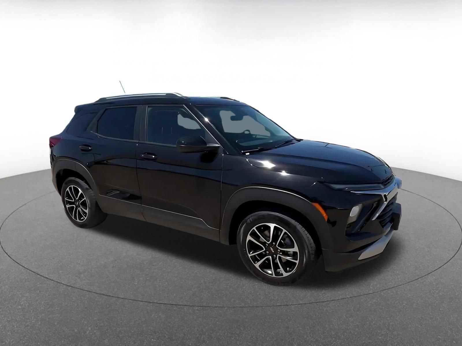 Thumbnail: 2025 Chevrolet TrailBlazer - 2