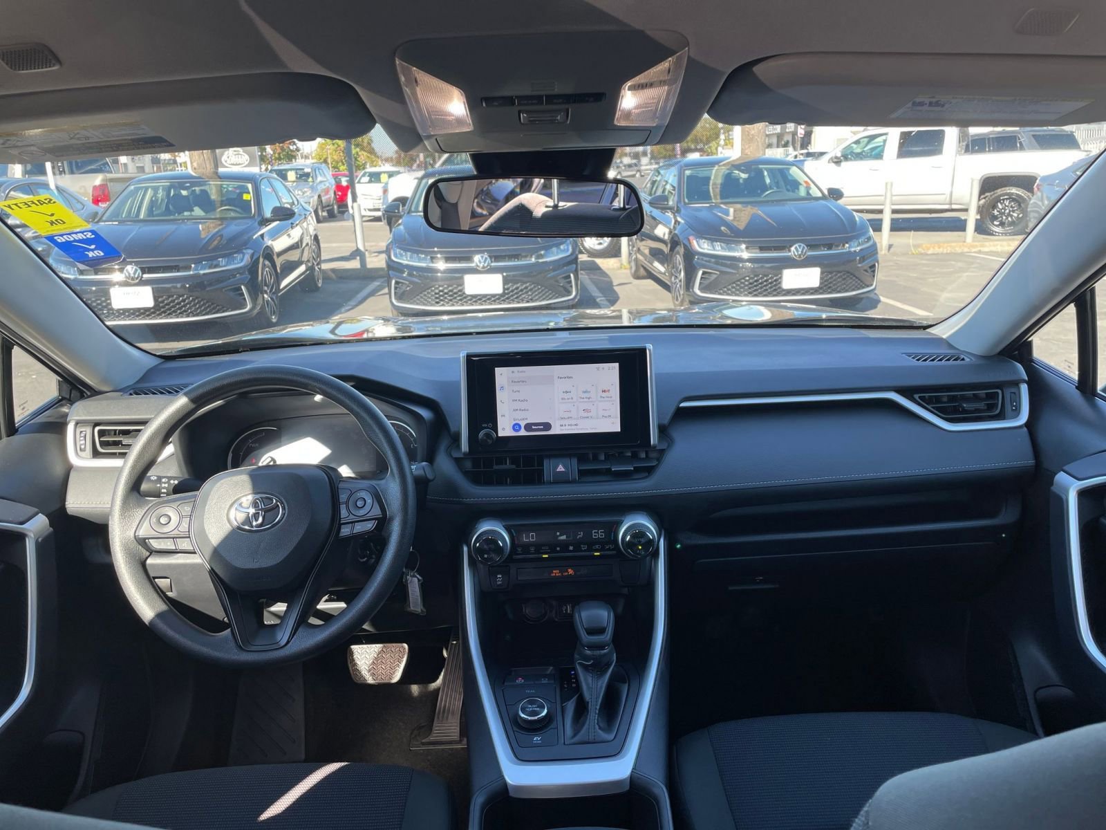 Thumbnail: 2025 Toyota RAV4 - 32