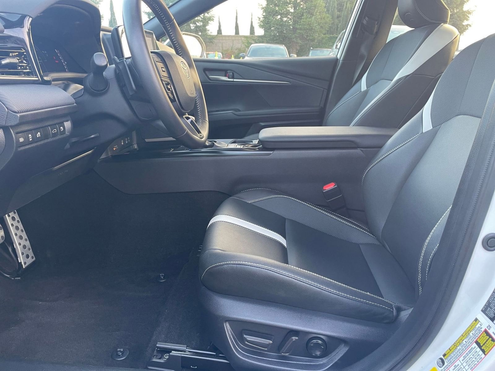 Thumbnail: 2025 Toyota Camry - 22