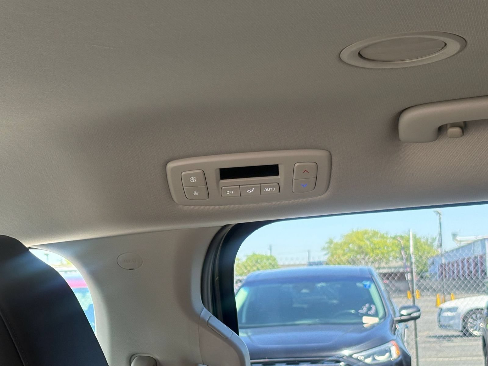 Thumbnail: 2026 Kia Carnival - 24