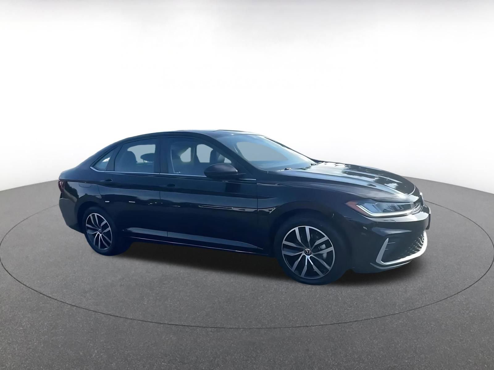 Thumbnail: 2025 Volkswagen Jetta - 2