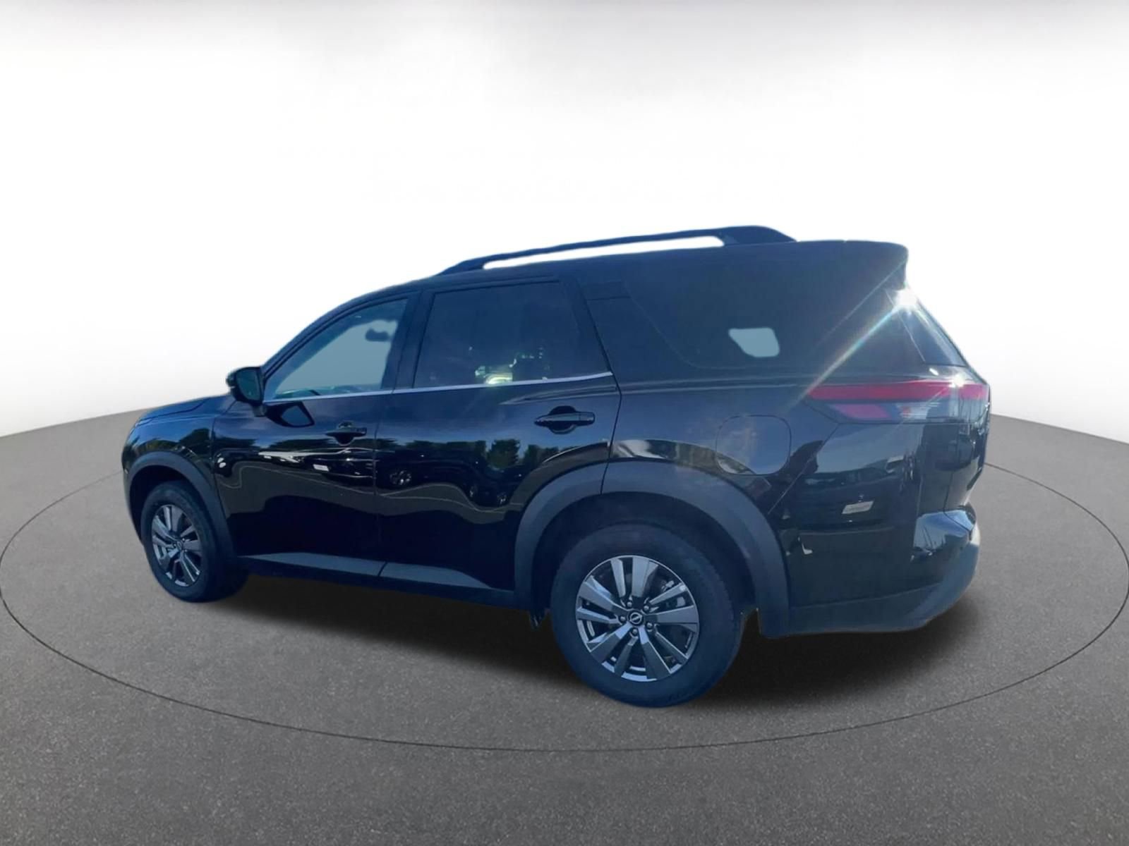 Thumbnail: 2025 Nissan Pathfinder - 10