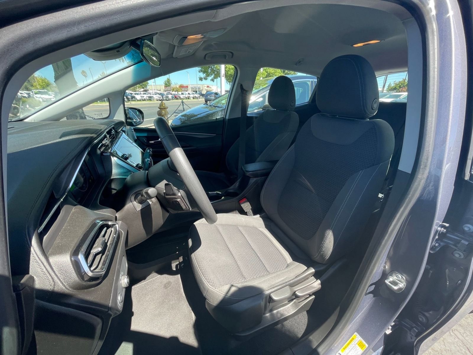 Thumbnail: 2023 Chevrolet Bolt EV - 32