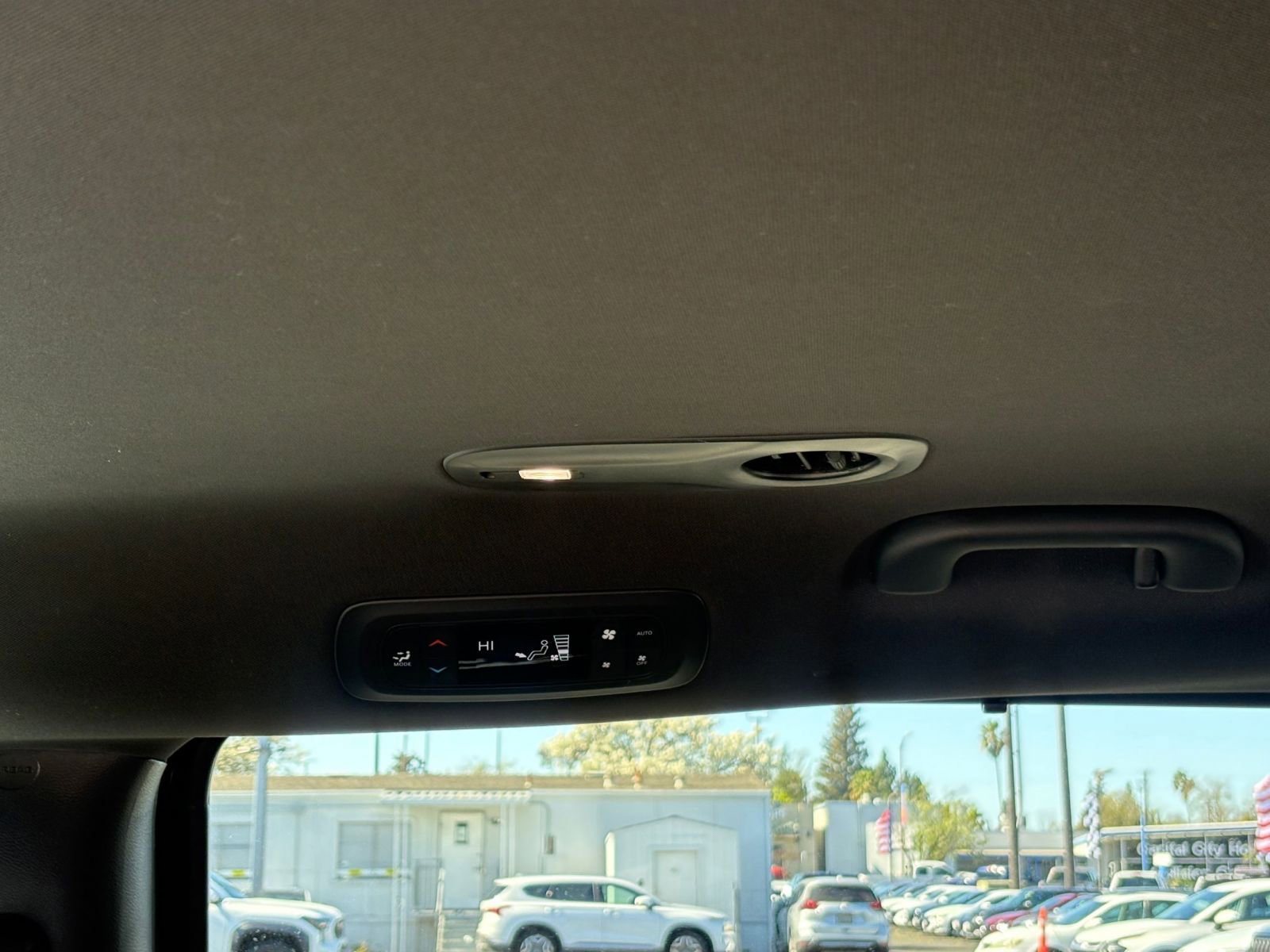 Thumbnail: 2025 Chrysler Pacifica - 24