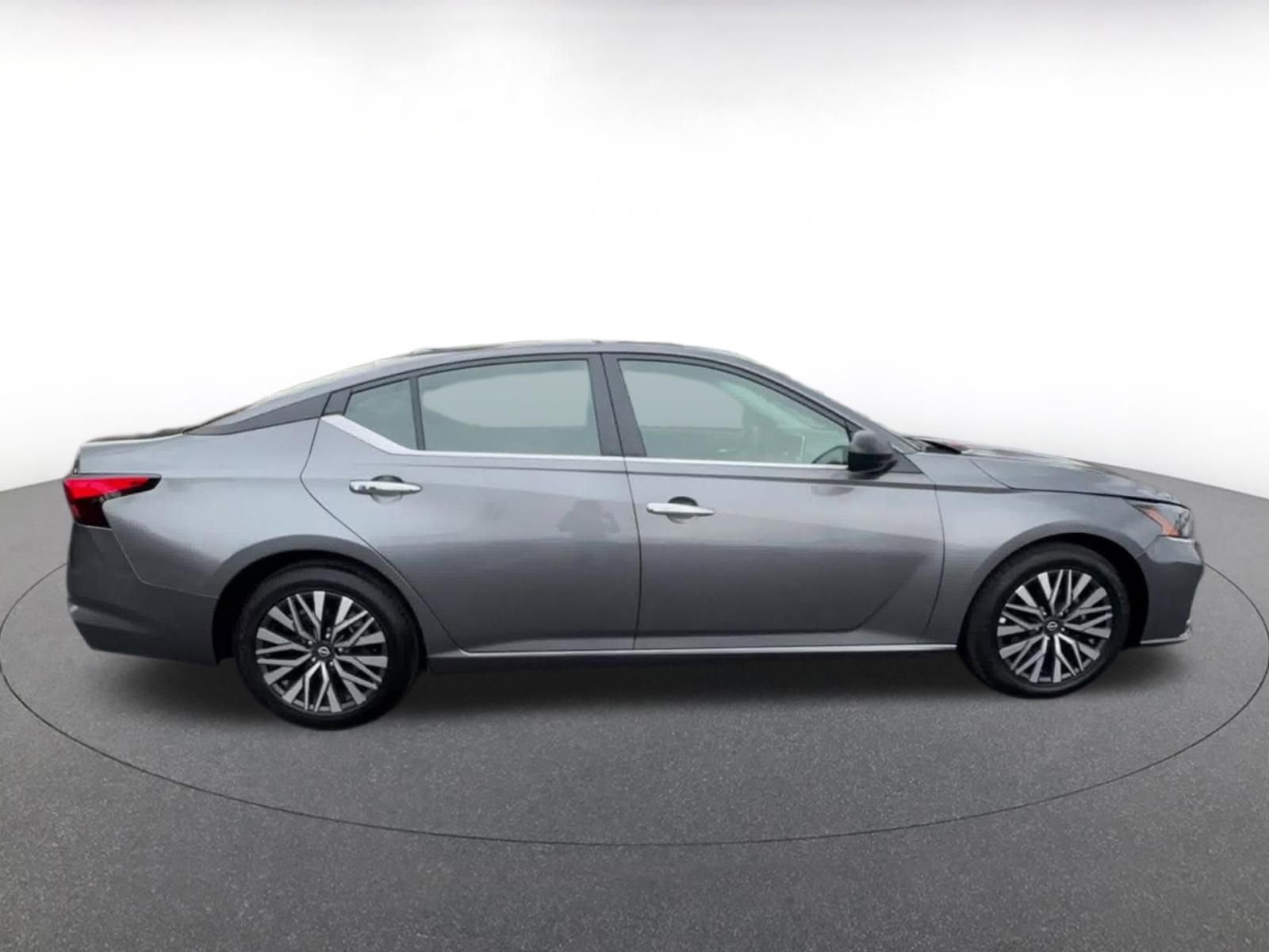 Thumbnail: 2025 Nissan Altima - 16