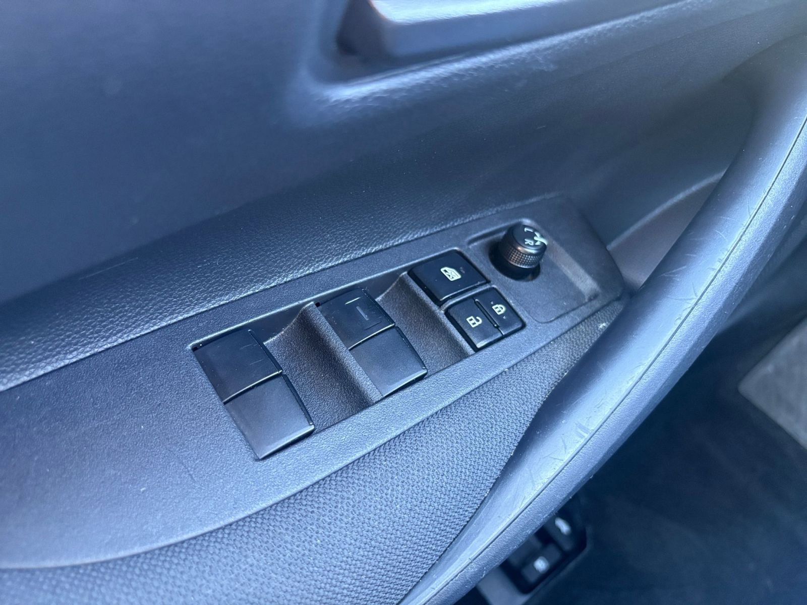 Thumbnail: 2025 Toyota Corolla - 18