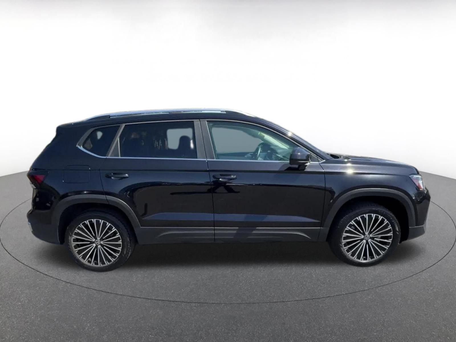 Thumbnail: 2026 Volkswagen Taos - 16