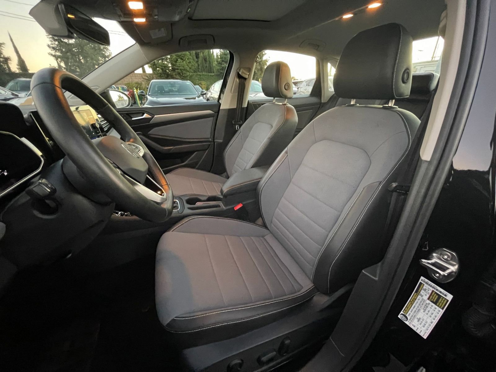 Thumbnail: 2025 Volkswagen Jetta - 31