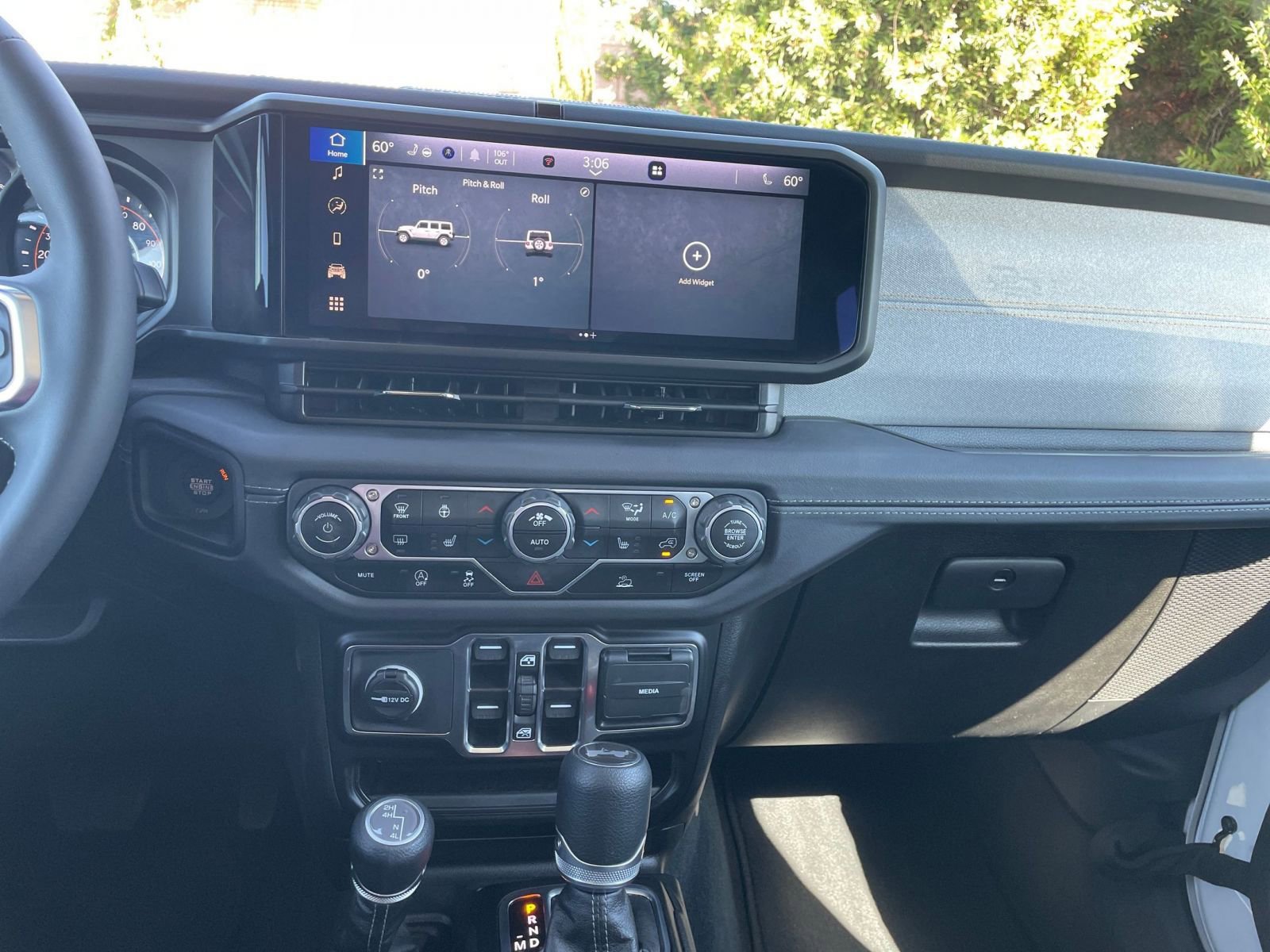 Thumbnail: 2025 Jeep Wrangler - 18