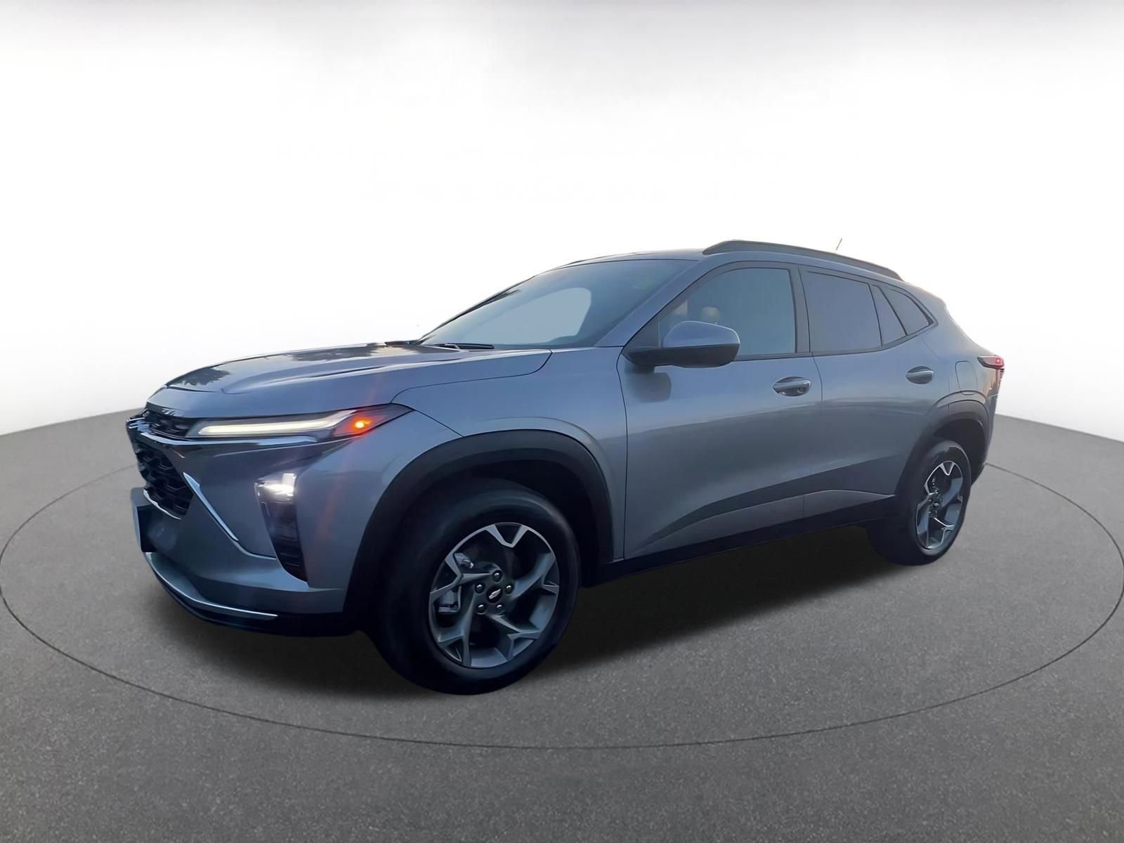 Thumbnail: 2025 Chevrolet Trax - 8