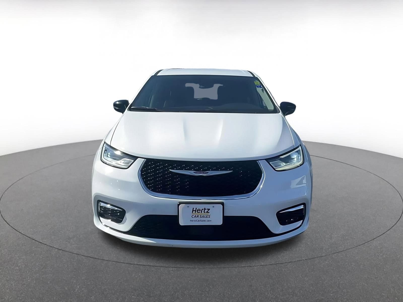 Thumbnail: 2024 Chrysler Pacifica - 4