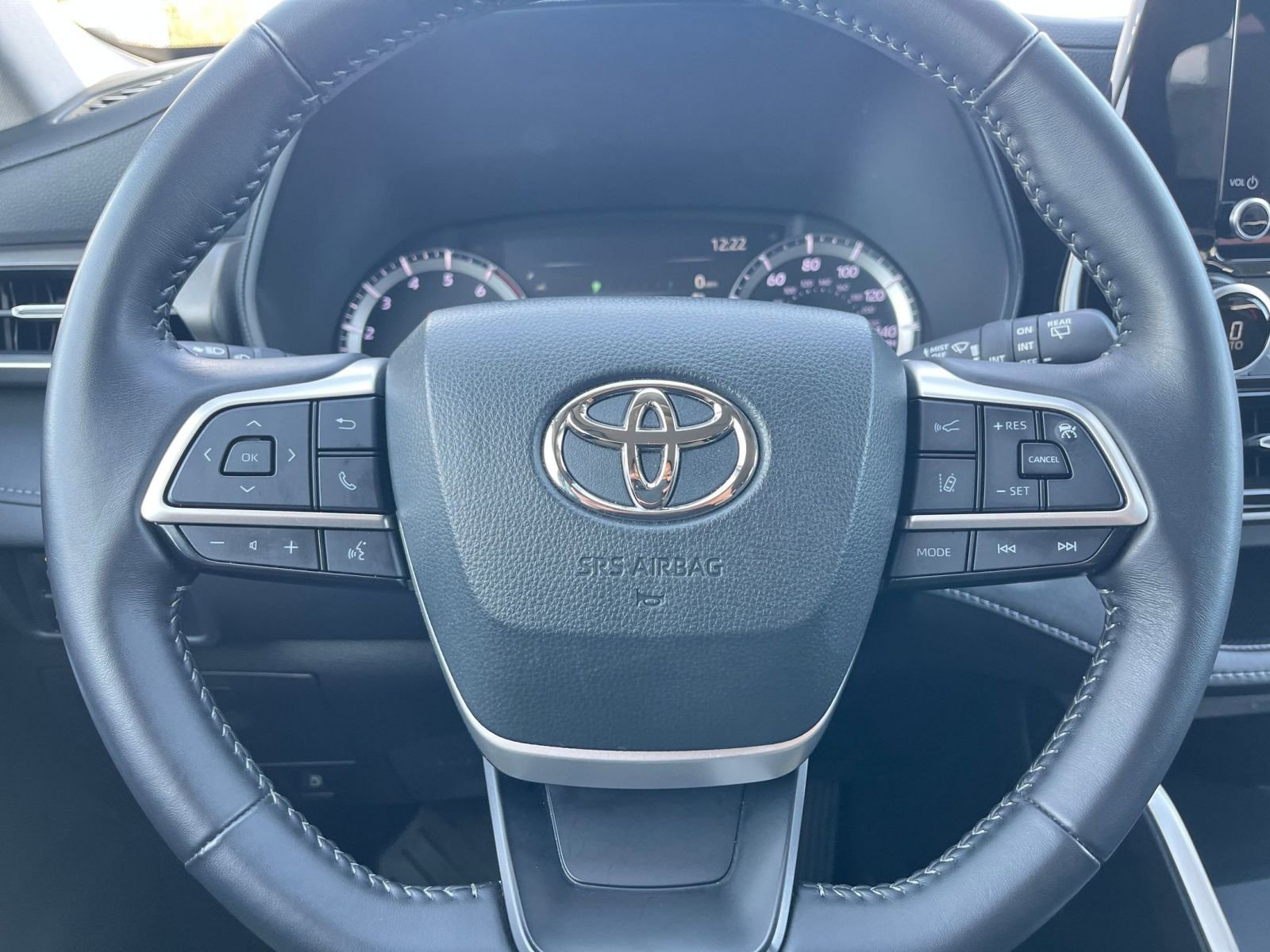 Thumbnail: 2025 Toyota Highlander - 30