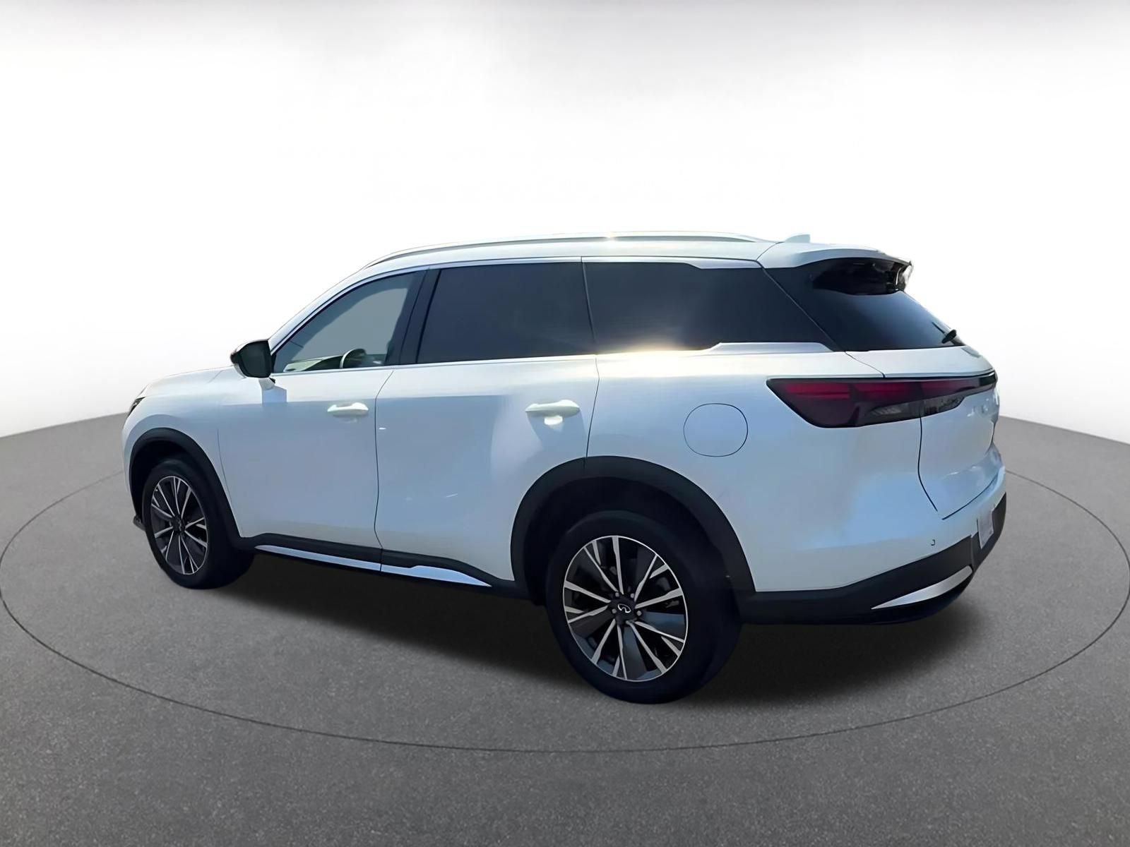 Thumbnail: 2026 INFINITI QX60 - 10