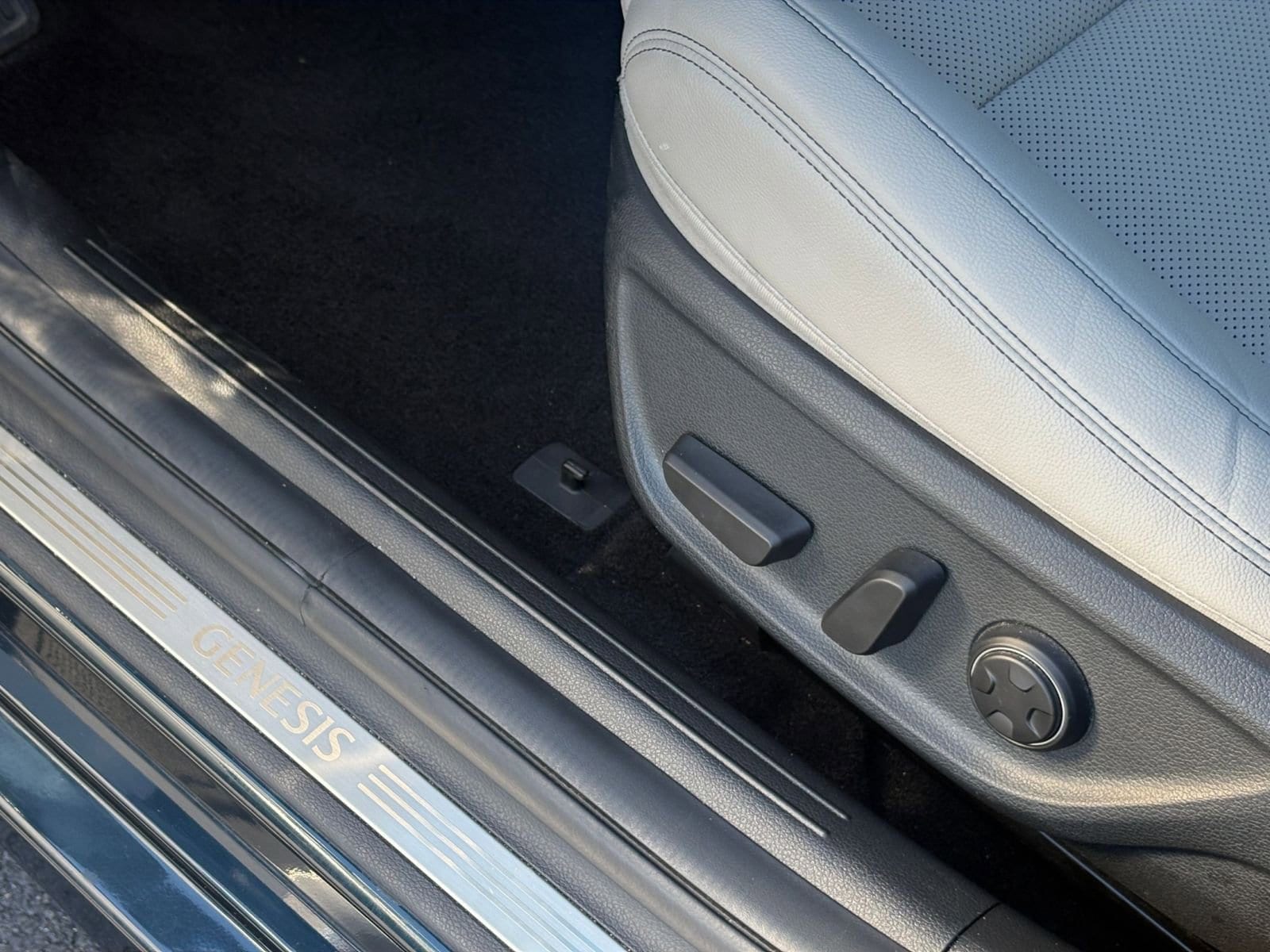 Thumbnail: 2025 Genesis G70 - 23