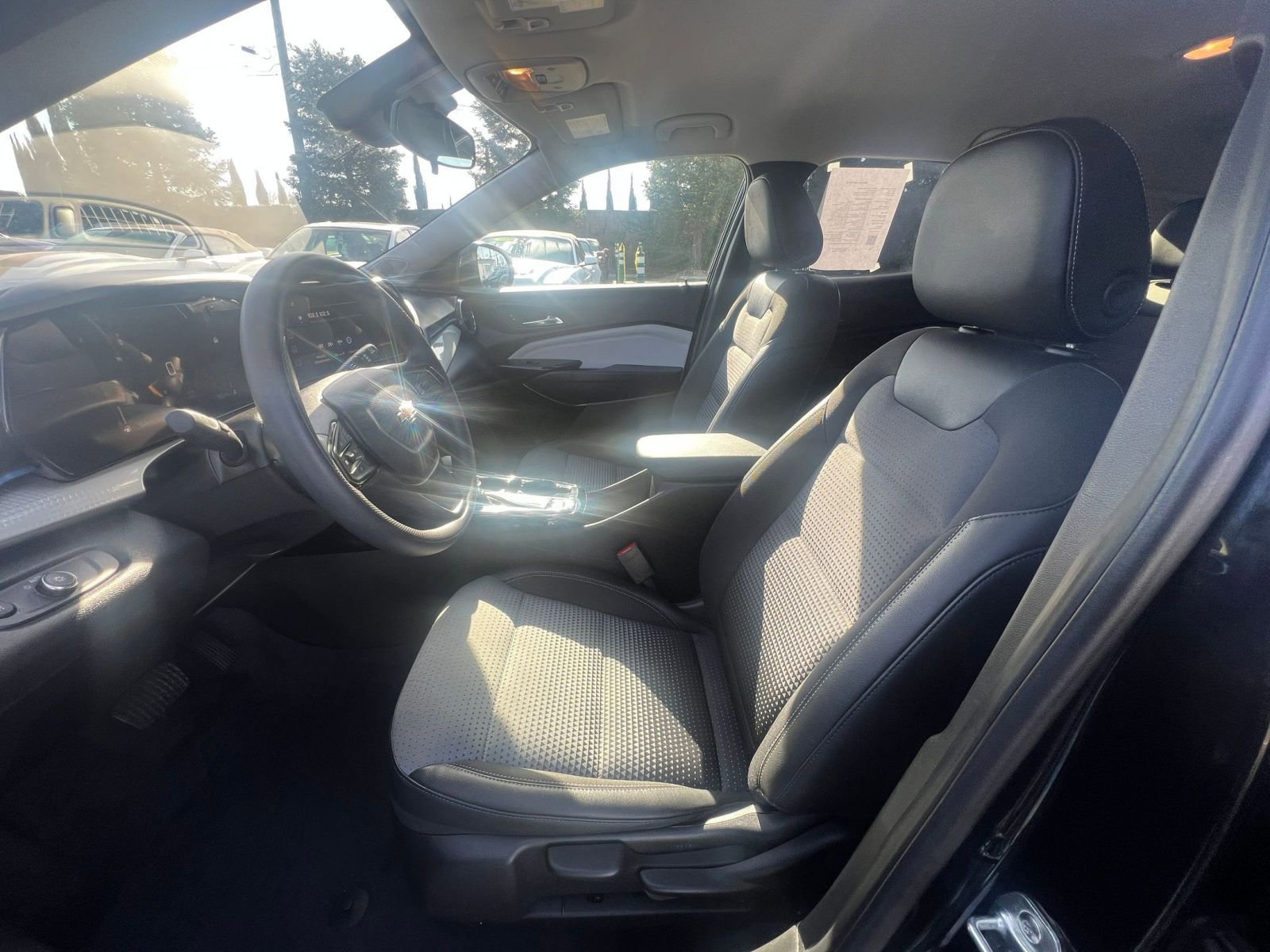 Thumbnail: 2025 Chevrolet Trax - 27