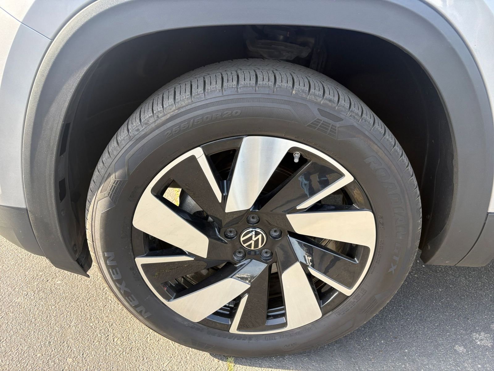 Thumbnail: 2025 Volkswagen Atlas - 32