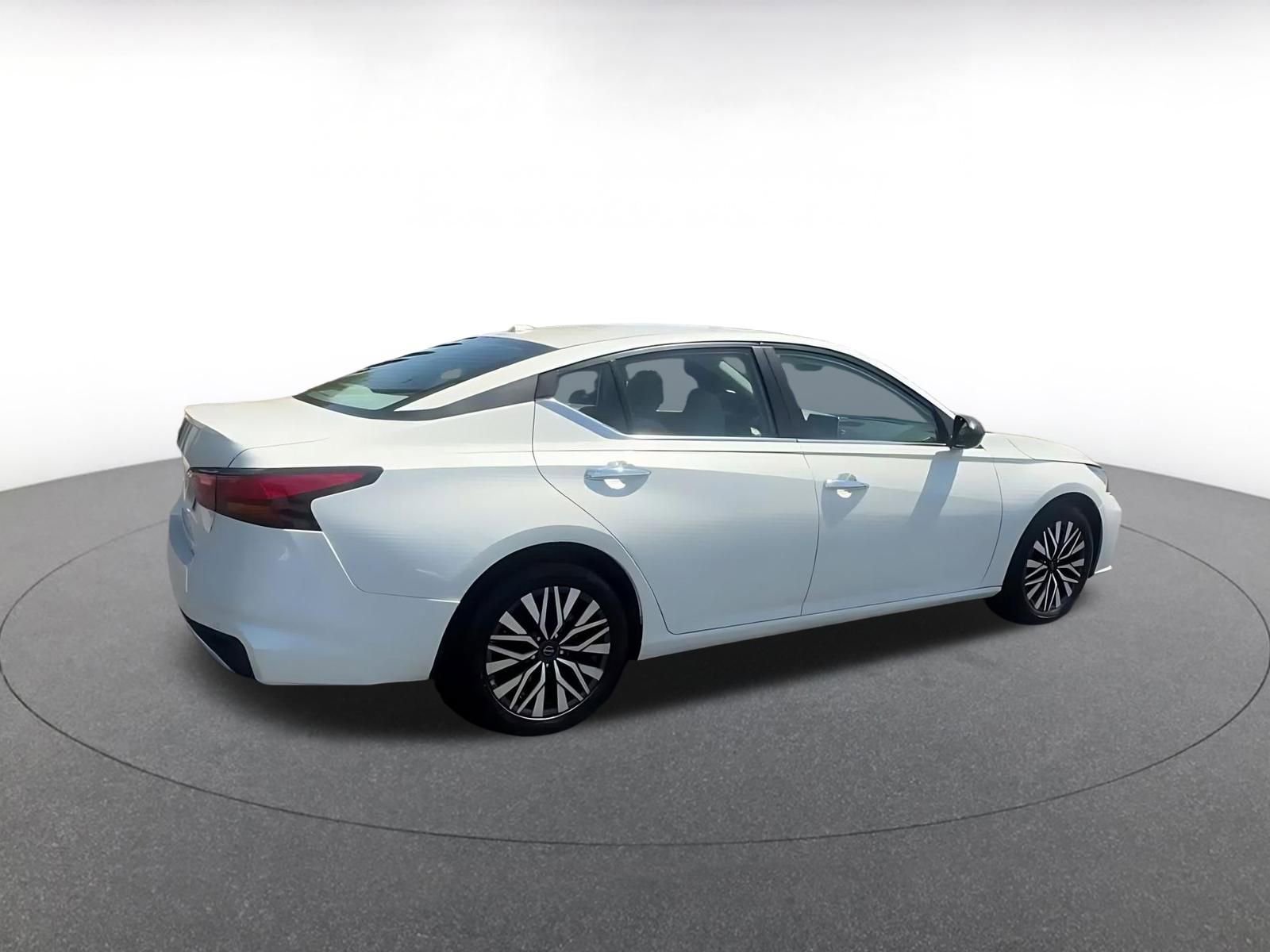 Thumbnail: 2025 Nissan Altima - 15