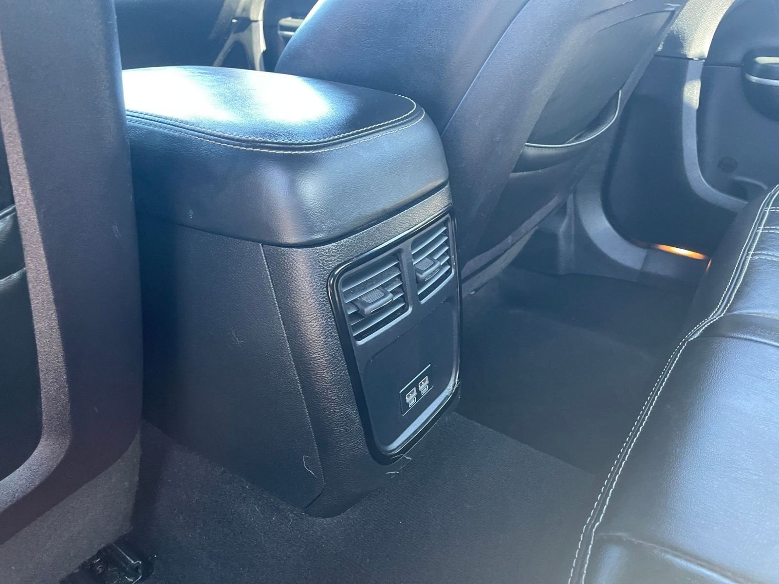 Thumbnail: 2020 Chrysler 300 - 23