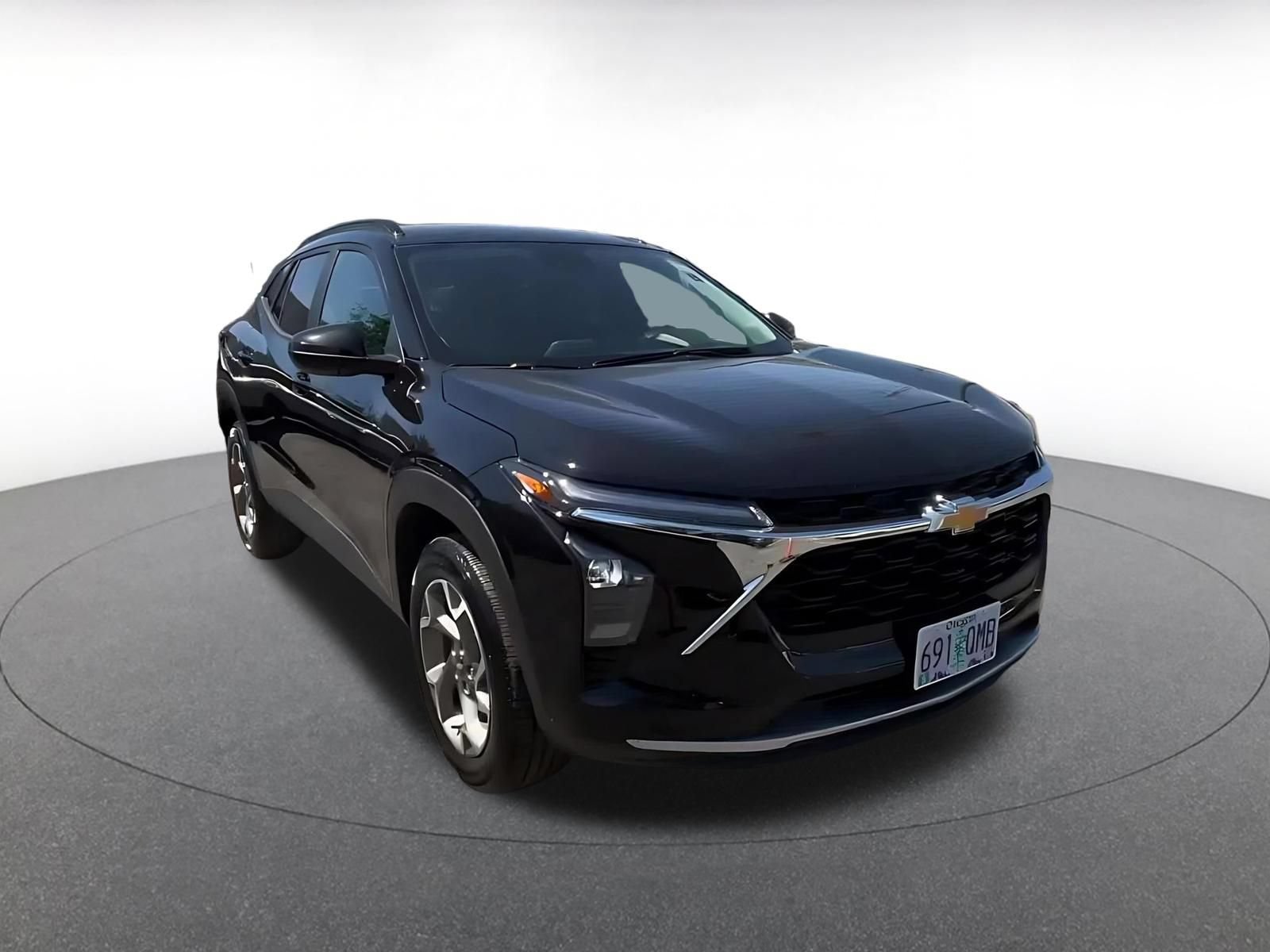 Thumbnail: 2025 Chevrolet Trax - 3