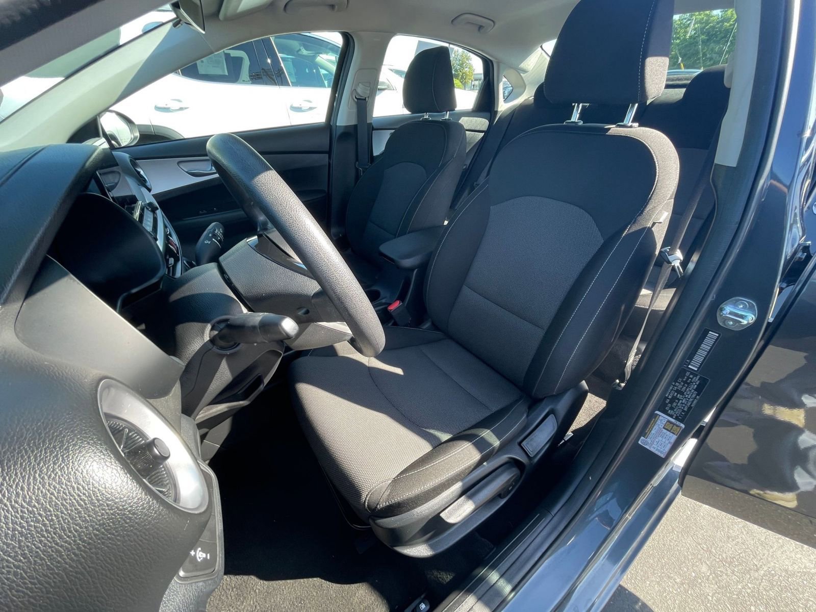 2024 Kia Forte LXS 33