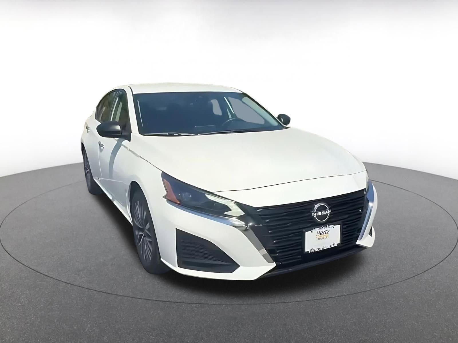 Thumbnail: 2025 Nissan Altima - 3
