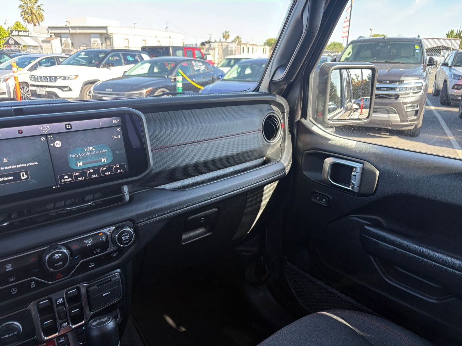 Thumbnail: 2025 Jeep Wrangler - 34