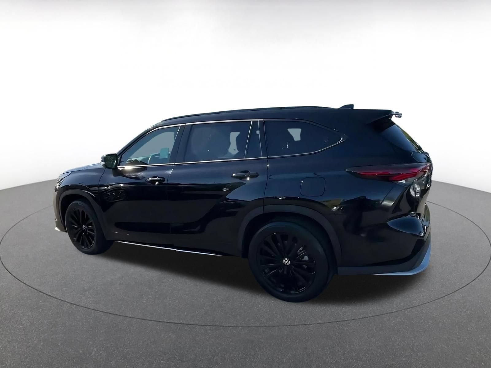 Thumbnail: 2025 Toyota Highlander - 9