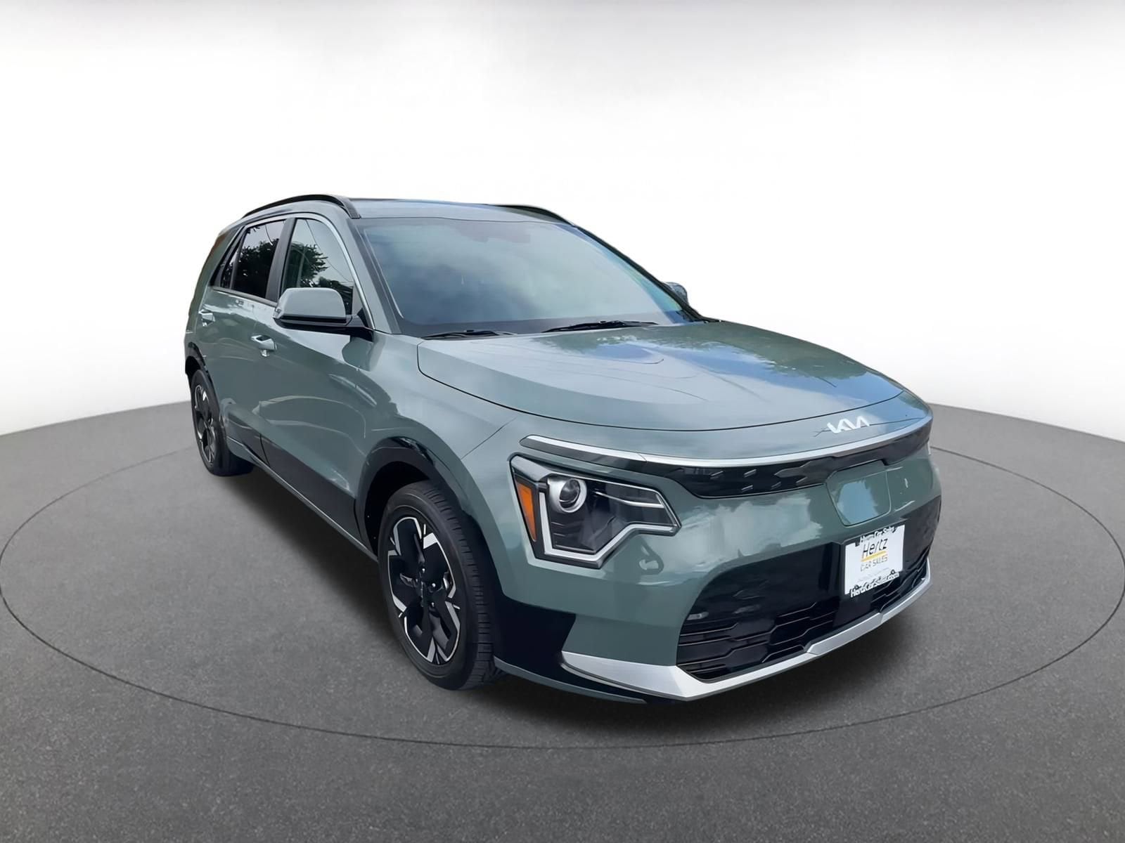 Thumbnail: 2023 Kia Niro - 3