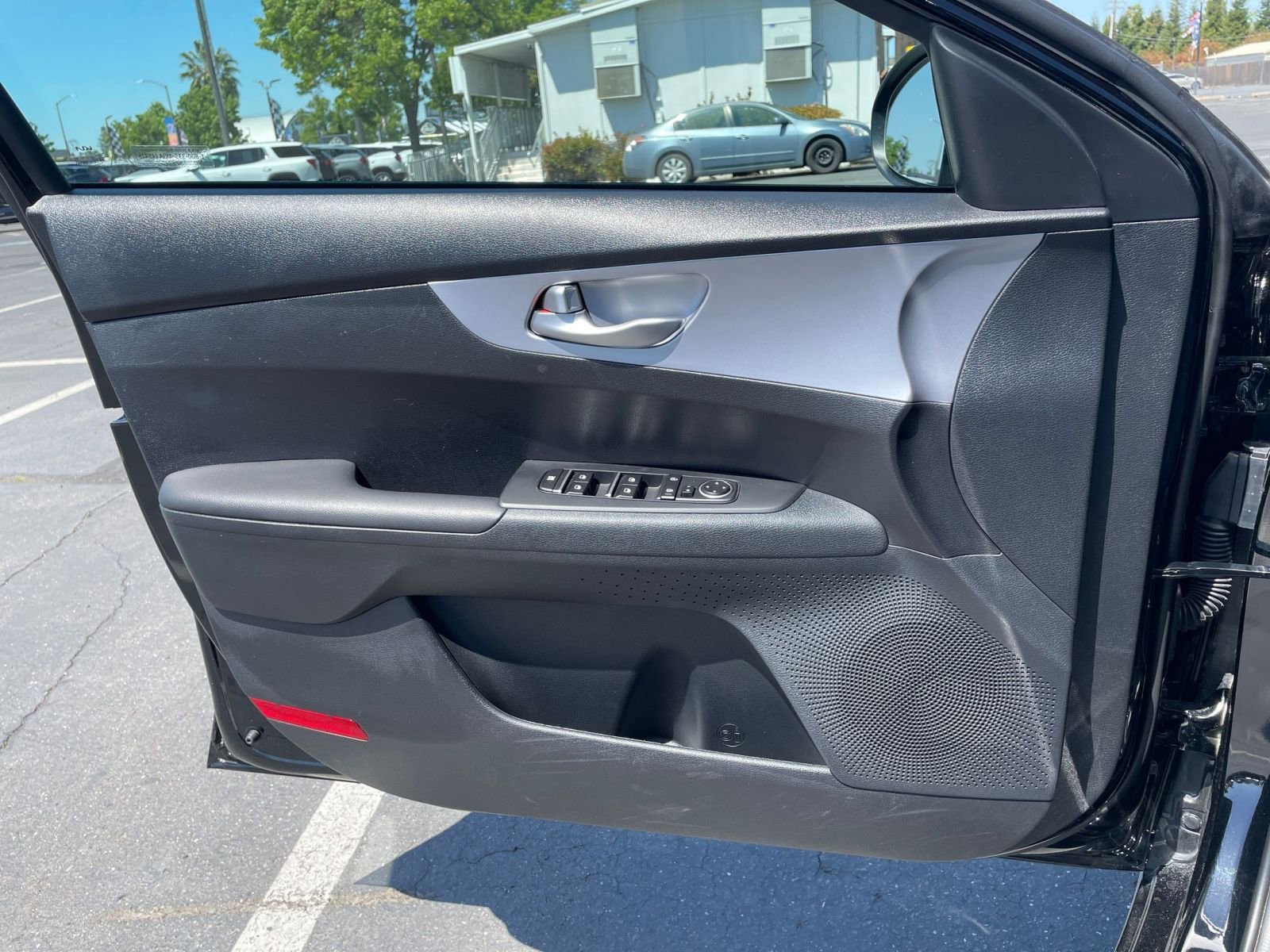 Thumbnail: 2024 Kia Forte - 18