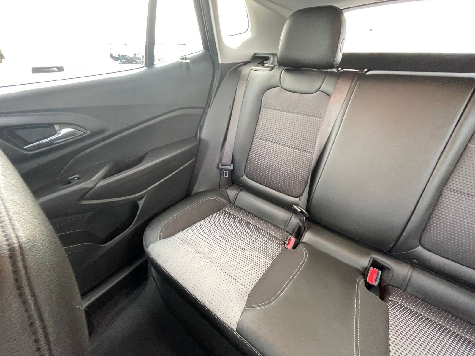 Thumbnail: 2025 Chevrolet Trax - 34